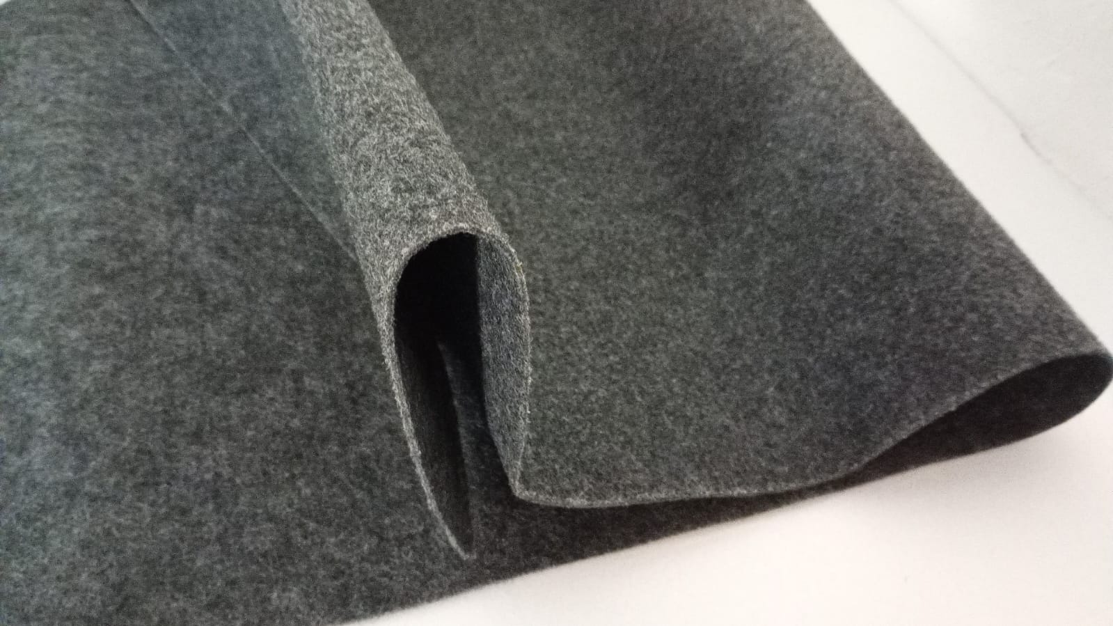 Geotextil 230 g/m² para control de malezas y drenaje